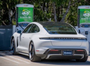 California vượt xa các trạm xăng với số lượng bộ sạc xe điện công cộng nhiều hơn gần 50% 