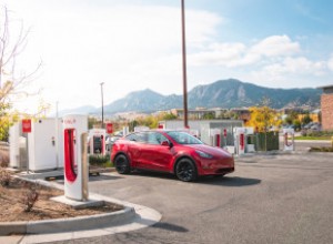 Báo cáo người tiêu dùng nhận thấy mạng sạc Tesla và Rivian có ít vấn đề hơn đáng kể so với các đối thủ cạnh tranh 