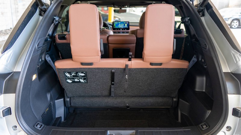 Đánh giá Mitsubishi Outlander 2026:SUV 3 hàng ghế sang trọng, thiết thực dành cho gia đình thành thị 