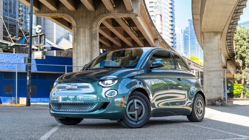 Nissan LEAF 2026 và Fiat 500e:So sánh và đánh giá xe điện chuyên nghiệp 