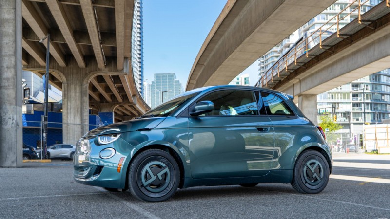 Đánh giá Fiat 500e Giorgio Armani 2025:Tại sao chiếc xe điện thành phố hướng tới thời trang này lại nổi bật 