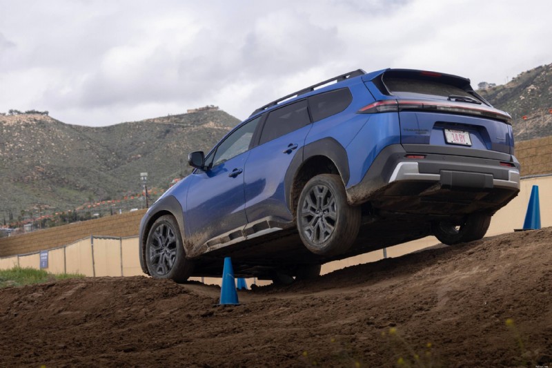 Subaru Trailseeker vs Toyota bZ Woodland:Nền tảng nào giành chiến thắng về hiệu suất địa hình? 