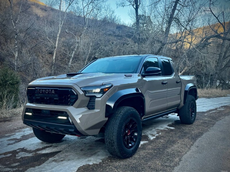 Tại sao Toyota Tacoma TRD 2026 lại vượt trội hơn Trailhunter:5 ưu điểm chính 