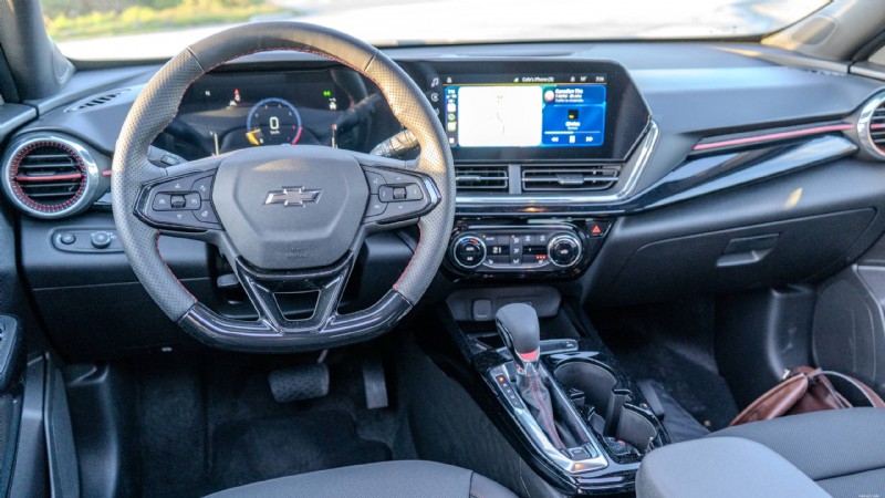 Đánh giá Chevrolet Trax 2026:SUV cỡ nhỏ thông minh, giá cả phải chăng dành cho người lái xe trong đô thị 