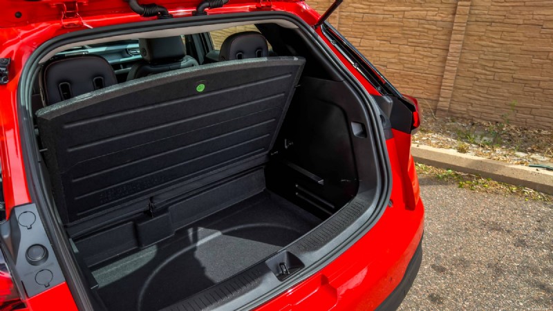 Đánh giá Chevrolet Bolt 2027:Tại sao mẫu xe mới nhất đối mặt với tin đồn hủy bỏ 