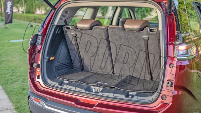 Bên trong Jeep Meridian Limited 2022:Tính năng sang trọng và tiện nghi 