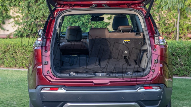 Bên trong Jeep Meridian Limited 2022:Tính năng sang trọng và tiện nghi 