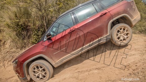 Khám phá ngoại thất Jeep Meridian 2022 Limited – Thiết kế cao cấp &Hiệu suất chắc chắn 