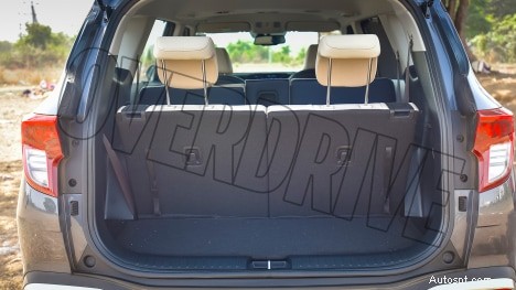 Kia Carens Luxury Plus 2022 – Xe 7 chỗ, động cơ 1.5L, nội thất tự động 6 cấp 