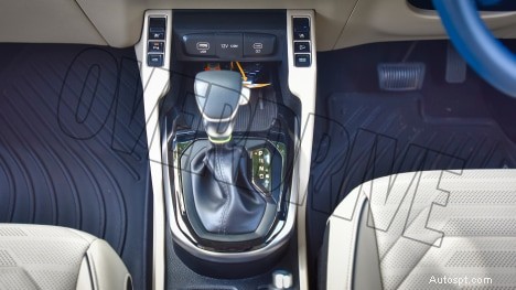 Kia Carens Luxury Plus 2022 – Xe 7 chỗ, động cơ 1.5L, nội thất tự động 6 cấp 