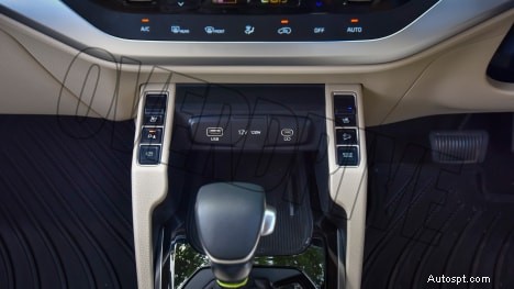 Kia Carens Luxury Plus 2022 – Xe 7 chỗ, động cơ 1.5L, nội thất tự động 6 cấp 