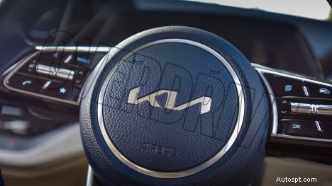 Kia Carens Luxury Plus 2022 – Xe 7 chỗ, động cơ 1.5L, nội thất tự động 6 cấp 