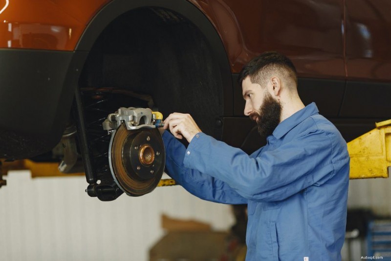 Chăm sóc phanh và rôto hàng đầu:Lời khuyên chuyên nghiệp từ C&S Auto Repair 