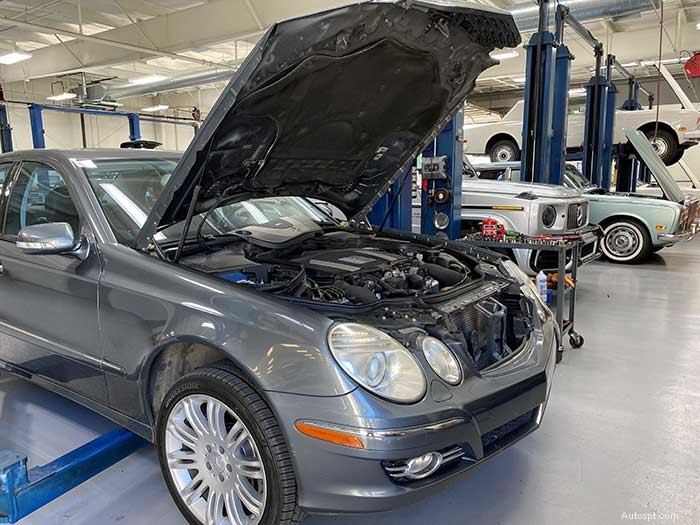 Cách xử lý an toàn khi động cơ Mercedes quá nóng 