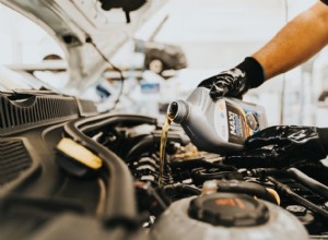 Cách thay dầu thường xuyên sẽ bảo vệ động cơ của bạn—và giúp bạn tiết kiệm tiền 