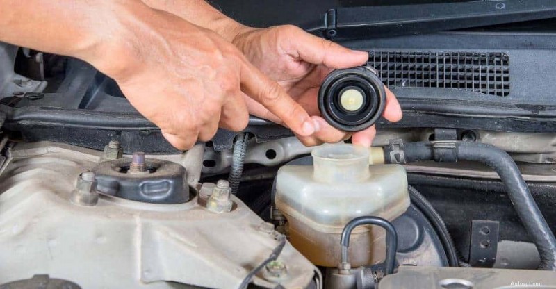Tại sao đèn hỗ trợ phanh dịch vụ lại bật—và cách khắc phục 