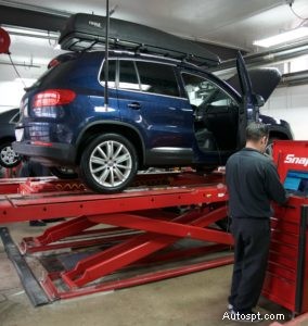 Chẩn đoán ô tô chuyên nghiệp &kiểm tra toàn diện ở Greeley 