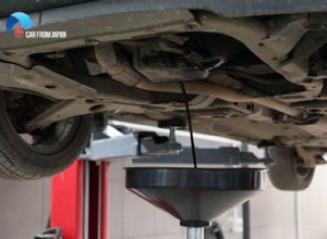 Tại sao xe của bạn bị rò rỉ dầu khi đỗ:Nguyên nhân phổ biến &Cách khắc phục nhanh 