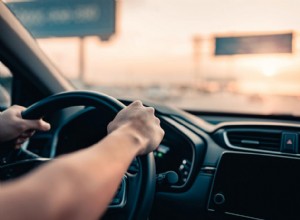 Sinh viên có nên lái xe ô tô? Cân nhắc những ưu, nhược điểm và những lời khuyên thiết thực 