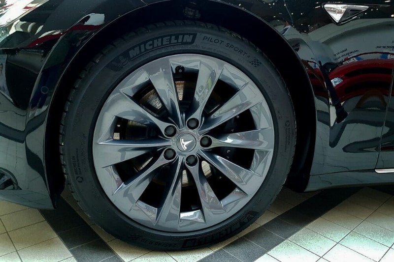 Giải thích về giá lốp xe Tesla:Tại sao chúng cao và kéo dài bao lâu 