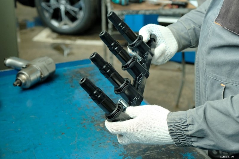 Tại sao xe của bạn bị giật khi giảm tốc độ? Nguyên nhân, chẩn đoán và cách khắc phục 