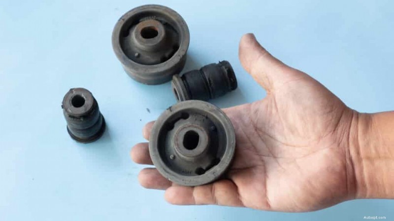 Nguyên nhân gây rung vô lăng khi phanh và cách khắc phục 