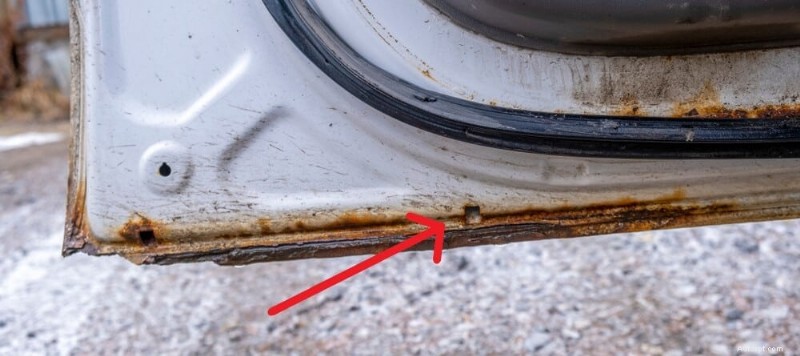 Tại sao và cách kiểm tra lỗ thoát nước cửa ô tô để bảo dưỡng xe tối ưu 