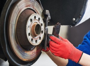 9 lỗi phanh có thể làm hỏng xe của bạn 