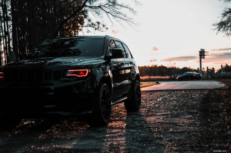 Doug DeMuro tiết lộ 5 mẫu xe mà người đam mê xe giá cao nên tránh và 5 lựa chọn thay thế đáng tin cậy 