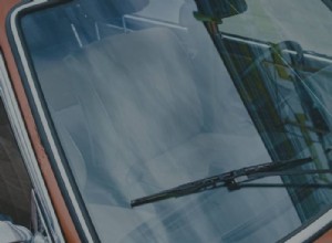 Tại sao lái xe với kính chắn gió bị sứt mẻ lại gây ra rủi ro nghiêm trọng 