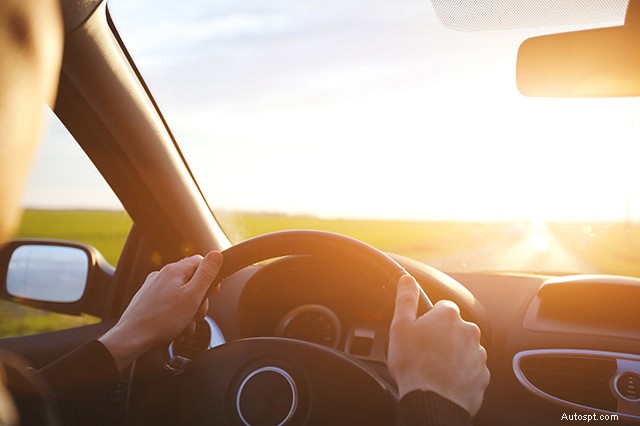 Lái xe an toàn vào mùa xuân:Lời khuyên của chuyên gia để di chuyển trên đường ướt 