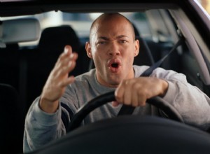 Thói quen lái xe của bạn có hung hăng không? Tìm hiểu ngay 
