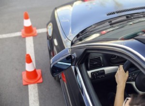 Mẹo đậu xe có người phục vụ:Bao nhiêu tiền boa và khi nào 