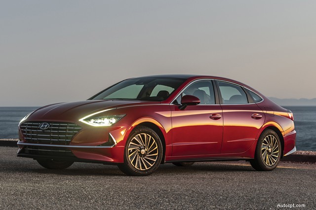 Đánh giá lái thử:Toyota Avalon Hybrid – Sang trọng kết hợp Hiệu quả sinh thái 