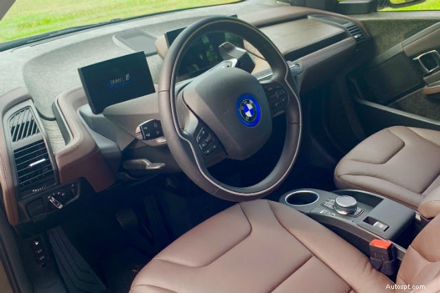 Đánh giá BMW i3s:Hiệu suất điện khí hóa và sự sang trọng trên đường 