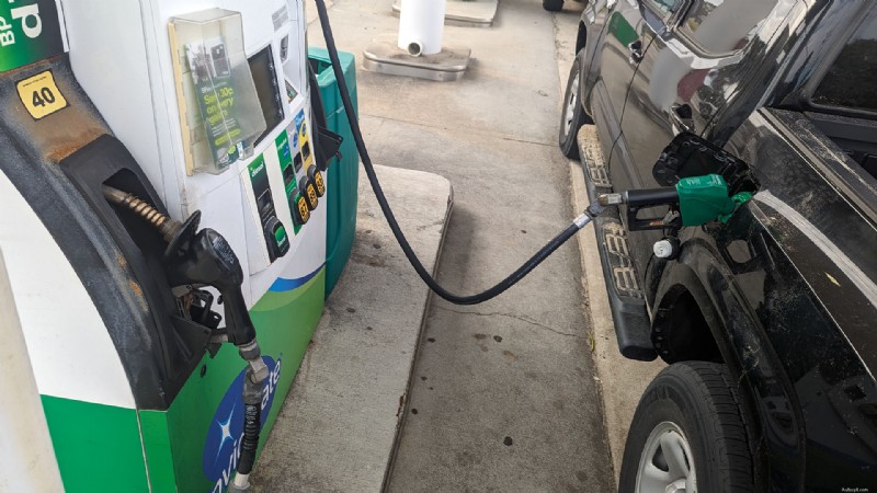 Hậu Quả Của Việc Trộn Diesel Với Xăng Trên Ô Tô 