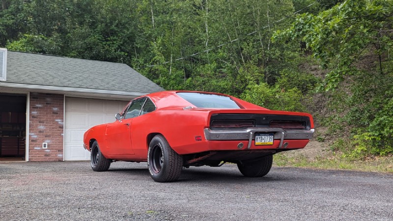 Hồi sinh một chiếc xe cổ điển:Biến đổi chiếc Dodge Charger 1969 của tôi bằng sơn công nghiệp 