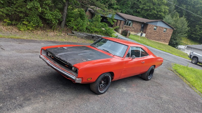 Hồi sinh một chiếc xe cổ điển:Biến đổi chiếc Dodge Charger 1969 của tôi bằng sơn công nghiệp 