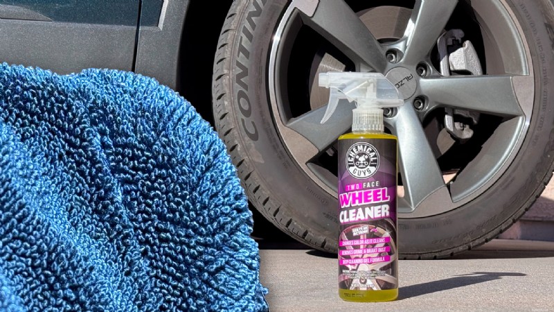 Khăn tắm Megalodon &Máy làm sạch bánh xe hai mặt của Chemical Guys:Đánh giá của chuyên gia &Kết quả 