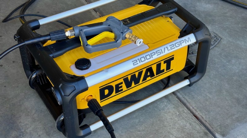 Đánh giá máy rửa áp lực điện DeWalt 2100psi - Hiệu suất, độ tin cậy và giá trị 