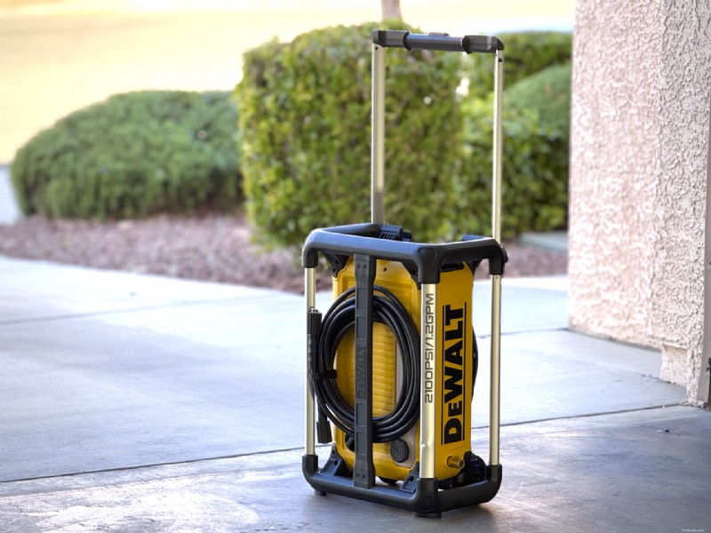 Đánh giá máy rửa áp lực điện DeWalt 2100psi - Hiệu suất, độ tin cậy và giá trị 