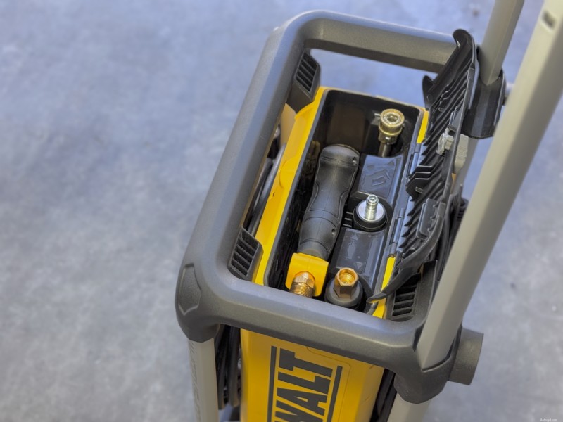 Đánh giá máy rửa áp lực điện DeWalt 2100psi - Hiệu suất, độ tin cậy và giá trị 