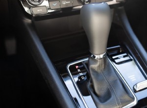 Lái xe ở chế độ trung tính:Tại sao lại lãng phí nhiên liệu và cách tiết kiệm tiền 