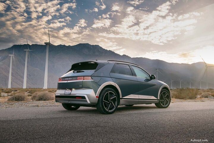 Bảng xếp hạng nghiên cứu SUV tháng 3 năm 2026:Mẫu xe tốt nhất và ít được xem nhất 