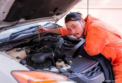 Áp suất dầu thấp khi không tải:Nguyên nhân, chẩn đoán và cách khắc phục 