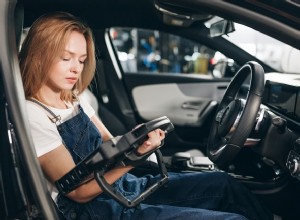 Tìm hiểu đèn check động cơ nhấp nháy:Nguyên nhân, mức độ nghiêm trọng và giải pháp cho chủ xe 