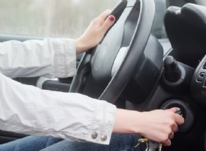 Tại sao xe của tôi khởi động nhưng bộ khởi động vẫn quay? Nguyên nhân &cách khắc phục phổ biến 