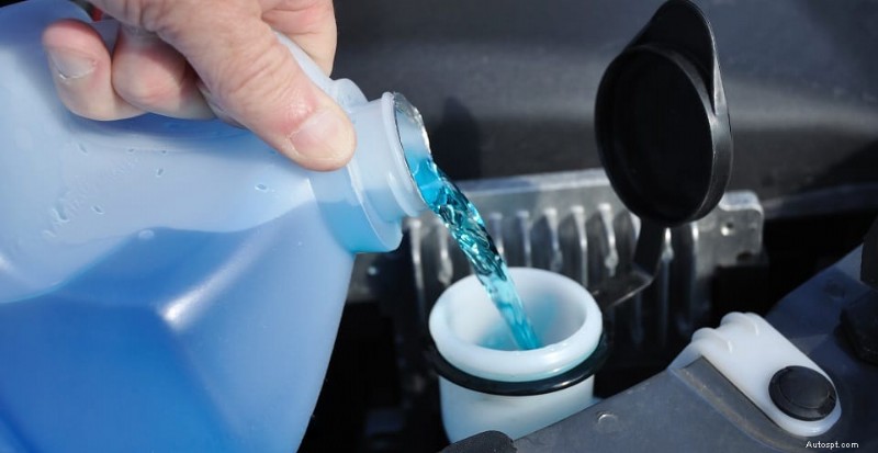 Tại sao xe của bạn bị rò rỉ nước:Nguyên nhân phổ biến và cách khắc phục dễ dàng 