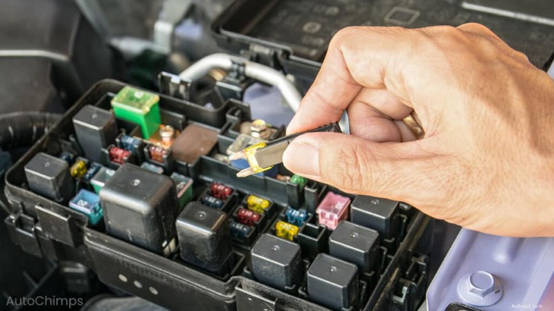 Tại sao ô tô của bạn không khởi động khi radio và đèn hoạt động - Chẩn đoán và khắc phục nhanh 
