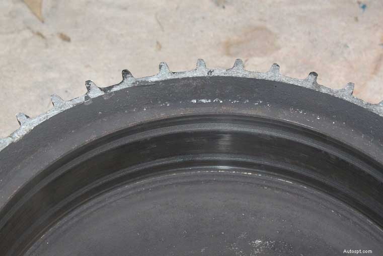 10 dấu hiệu rõ ràng xe của bạn cần dịch vụ phanh ngay lập tức 